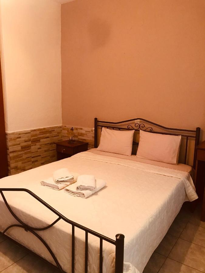 Guesthouse Adonis Káto Loutrákion 외부 사진