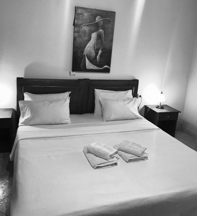 Guesthouse Adonis Káto Loutrákion 외부 사진