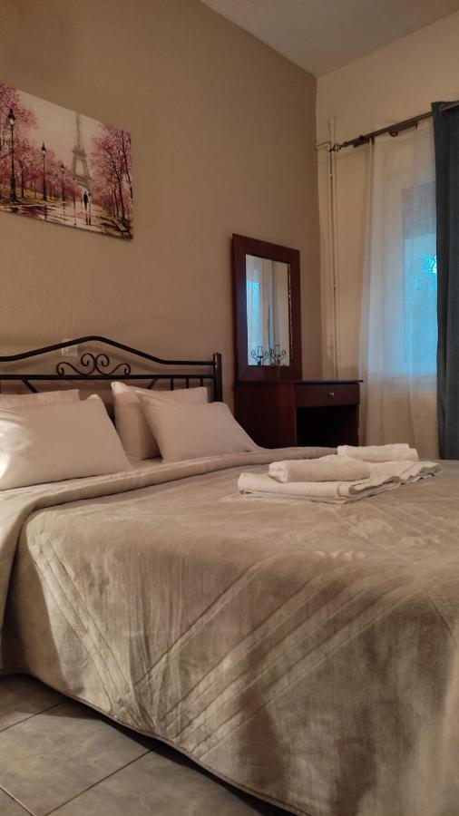 Guesthouse Adonis Káto Loutrákion 외부 사진