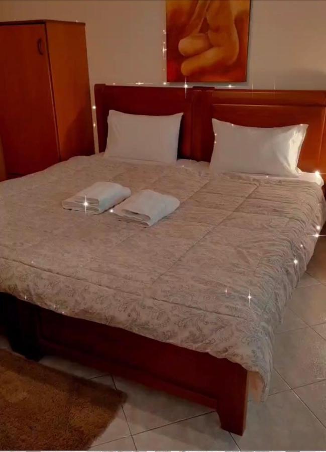 Guesthouse Adonis Káto Loutrákion 외부 사진