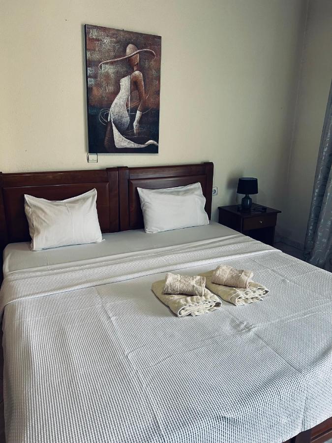 Guesthouse Adonis Káto Loutrákion 외부 사진