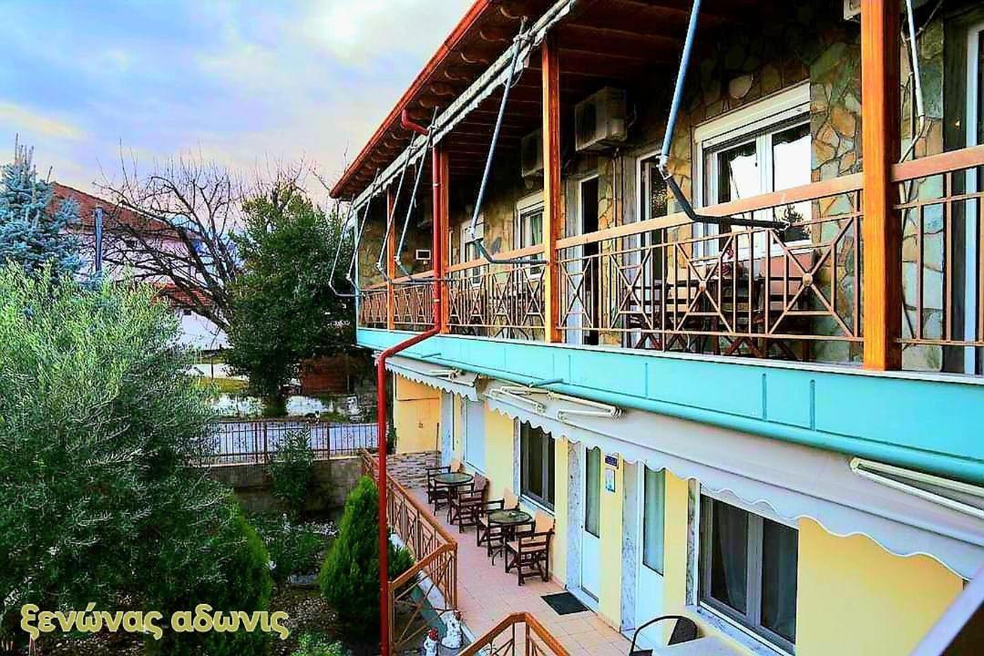 Guesthouse Adonis Káto Loutrákion 외부 사진
