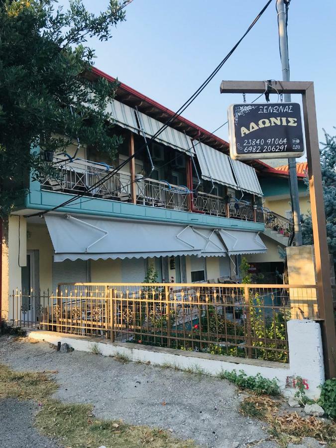 Guesthouse Adonis Káto Loutrákion 외부 사진